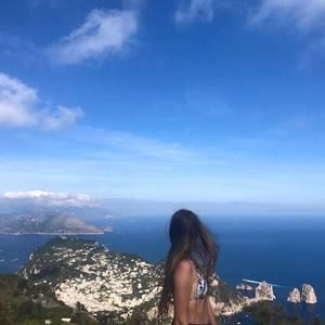 Meet your Posher, Kelly